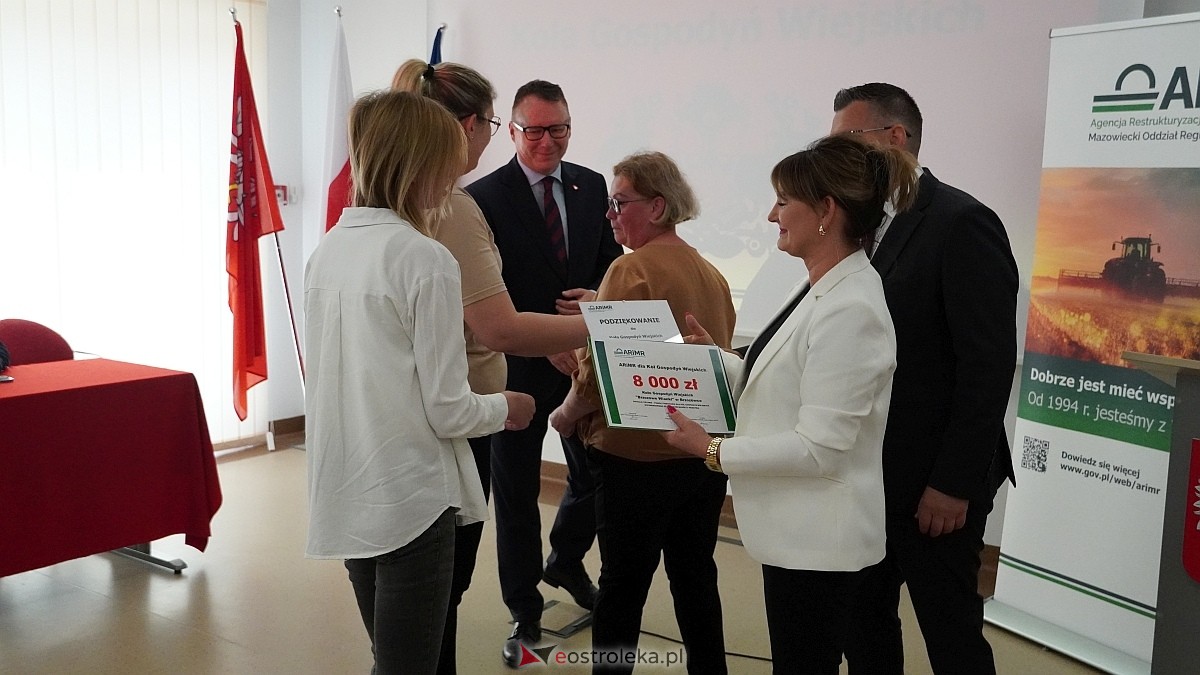 Uroczyste podziękowania i wsparcie finansowe dla KGW – powiat ostrołęcki na czele Mazowsza [12.06.2025] - zdjęcie #62 - eOstroleka.pl