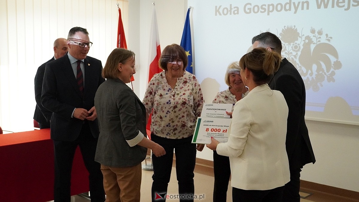 Uroczyste podziękowania i wsparcie finansowe dla KGW – powiat ostrołęcki na czele Mazowsza [12.06.2025] - zdjęcie #36 - eOstroleka.pl