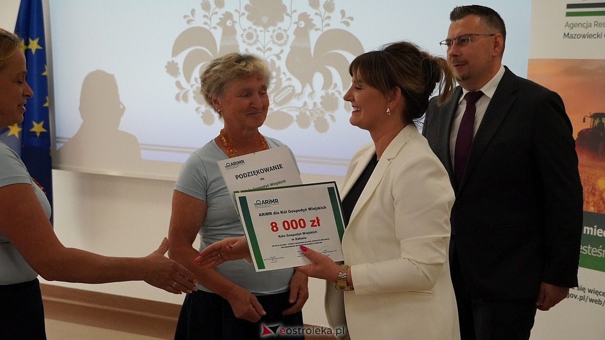 Uroczyste podziękowania i wsparcie finansowe dla KGW – powiat ostrołęcki na czele Mazowsza [12.06.2025] - zdjęcie #33 - eOstroleka.pl