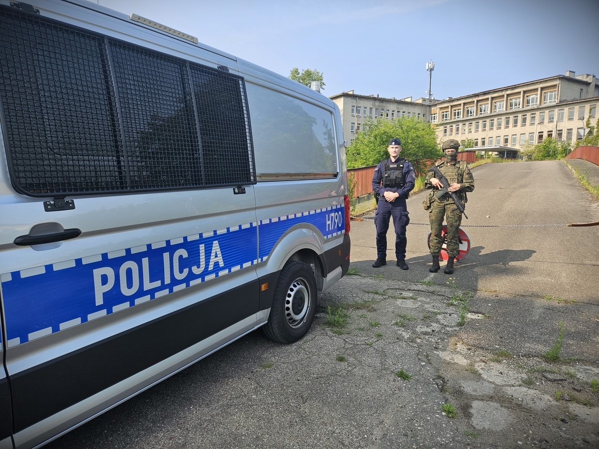 Ćwiczenia policji w starym szpitalu i w Gocłach [12.06.2025] - zdjęcie #17 - eOstroleka.pl