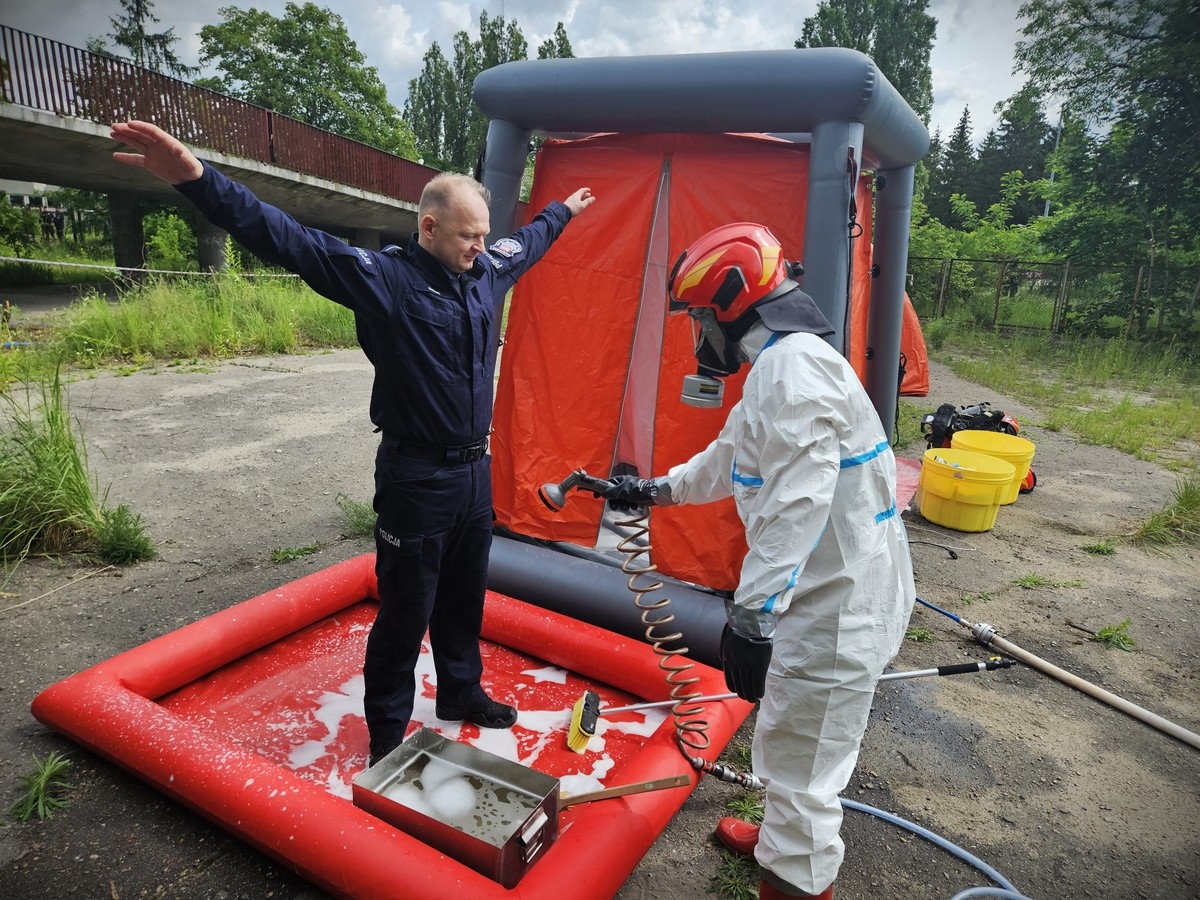 Ćwiczenia policji w starym szpitalu i w Gocłach [12.06.2025] - zdjęcie #6 - eOstroleka.pl