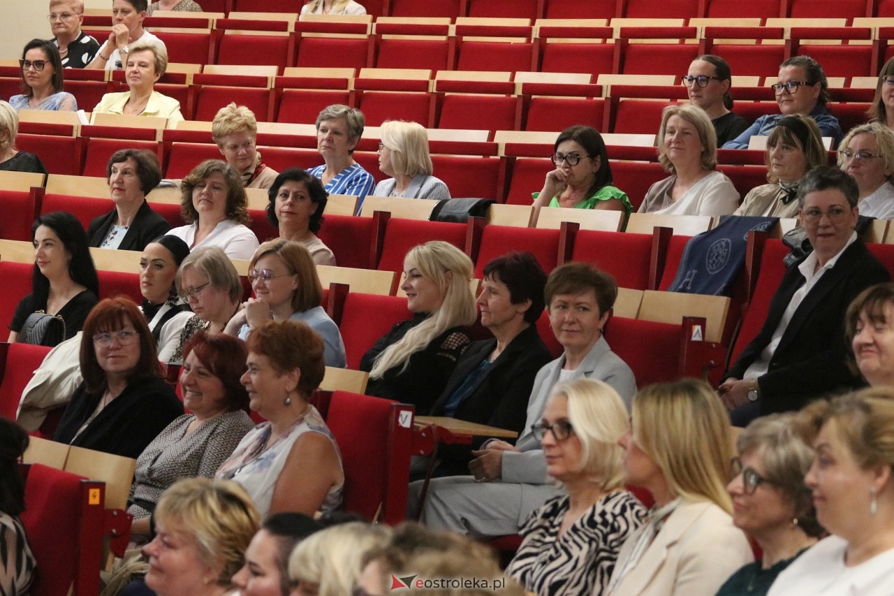 Gala pielęgniarek i położnych w Ostrołęce [13.06.2025] - zdjęcie #56 - eOstroleka.pl