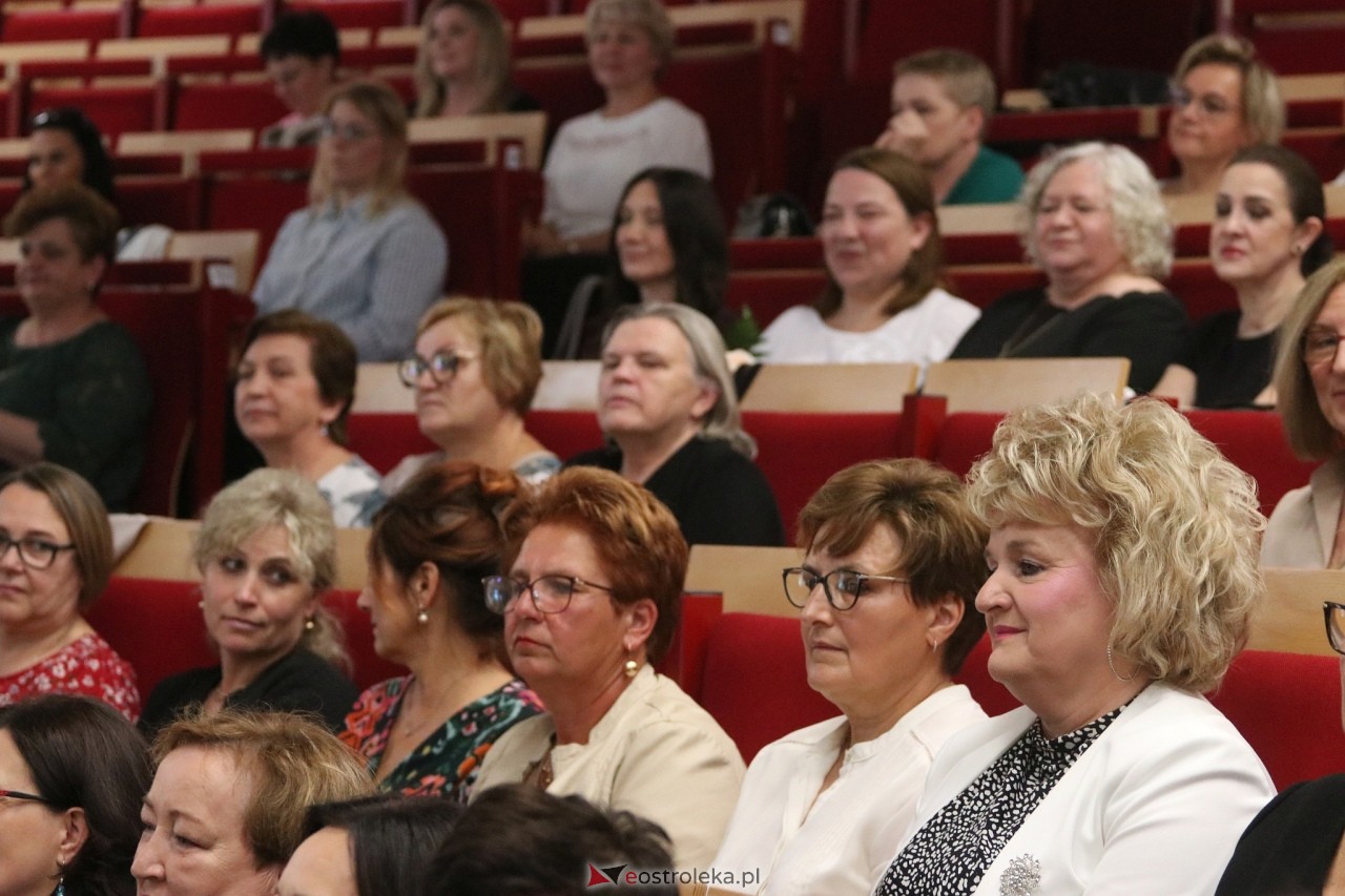 Gala pielęgniarek i położnych w Ostrołęce [13.06.2025] - zdjęcie #55 - eOstroleka.pl