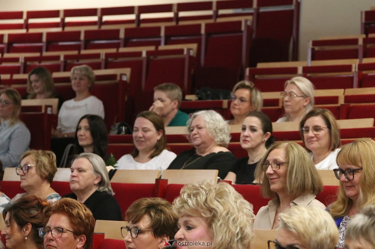 Gala pielęgniarek i położnych w Ostrołęce [13.06.2025] - zdjęcie #54 - eOstroleka.pl