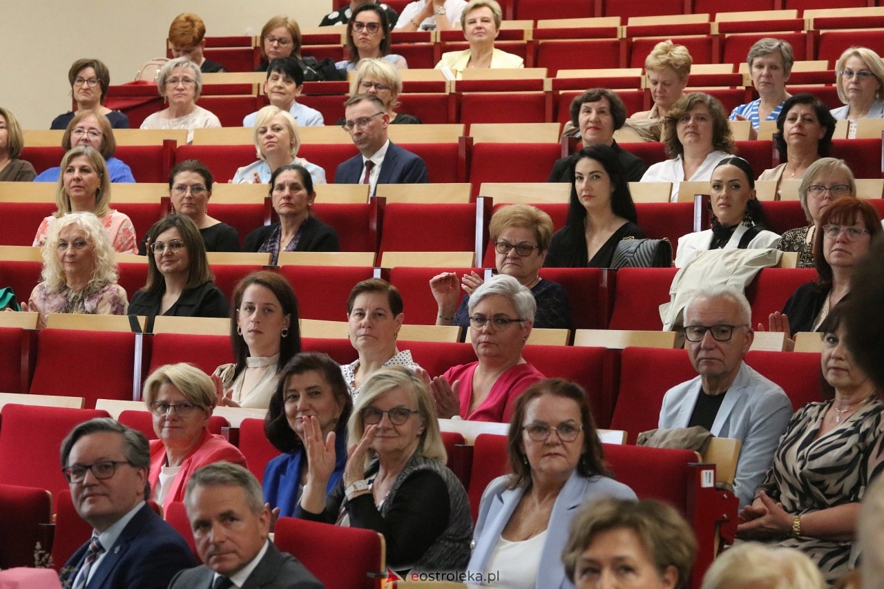Gala pielęgniarek i położnych w Ostrołęce [13.06.2025] - zdjęcie #48 - eOstroleka.pl