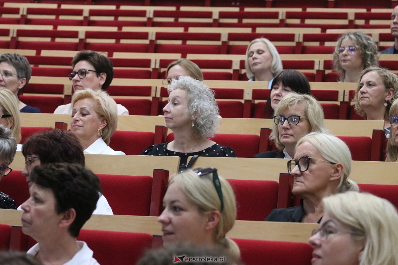 Gala pielęgniarek i położnych w Ostrołęce [13.06.2025] - zdjęcie #40 - eOstroleka.pl