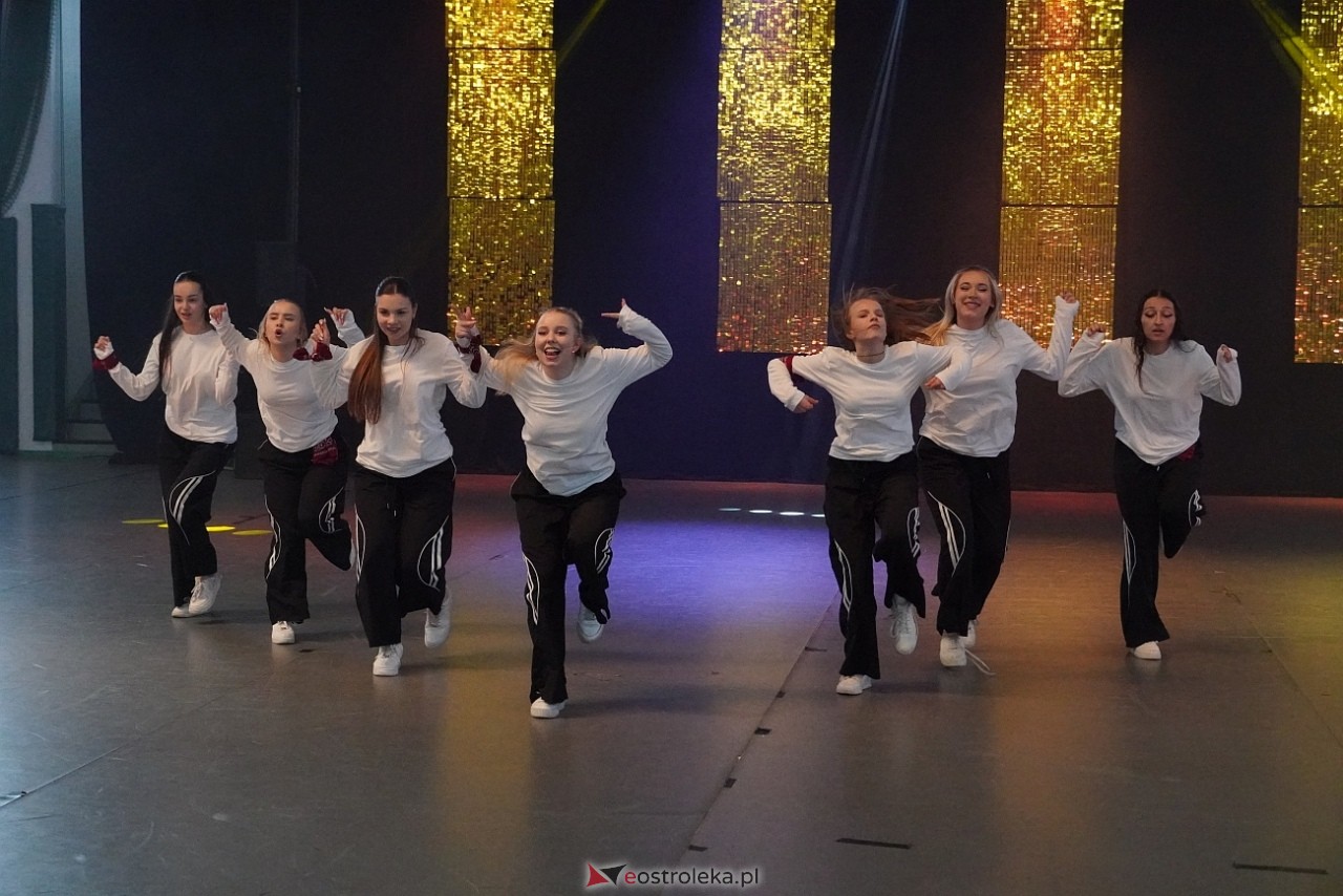 Gala Zakończenia Sezonu Tanecznego Bezwahania Dance Center [14.06.2025] - zdjęcie #163 - eOstroleka.pl