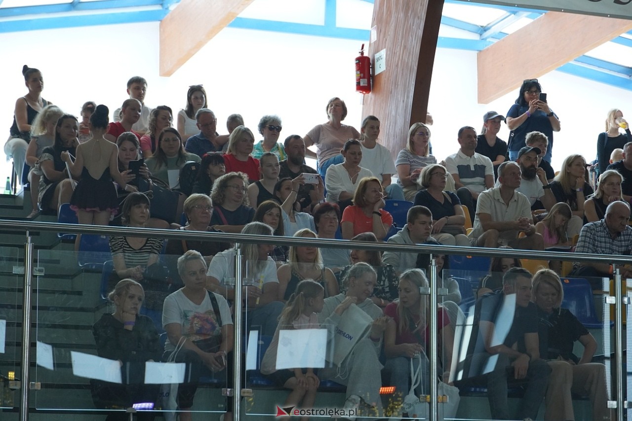 Gala Zakończenia Sezonu Tanecznego Bezwahania Dance Center [14.06.2025] - zdjęcie #160 - eOstroleka.pl