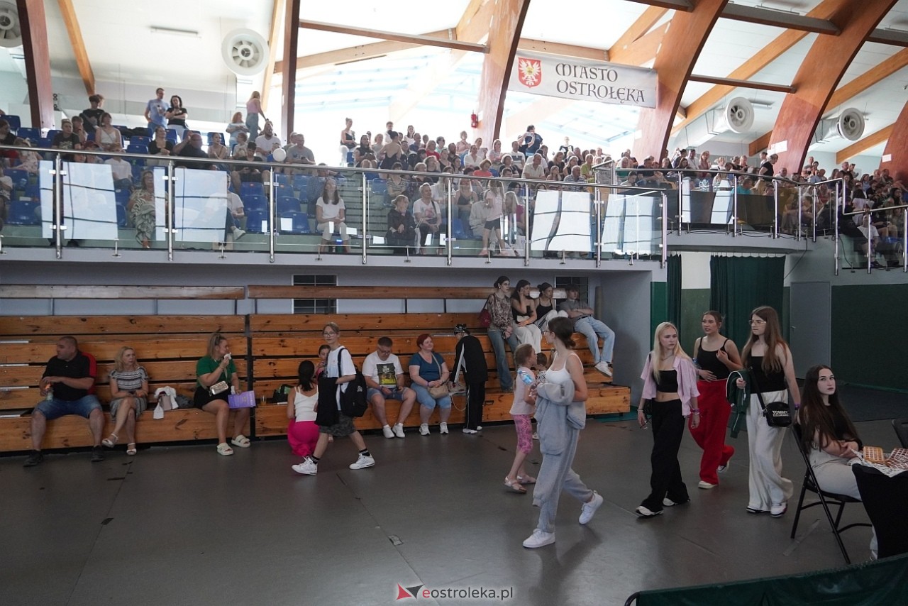 Gala Zakończenia Sezonu Tanecznego Bezwahania Dance Center [14.06.2025] - zdjęcie #155 - eOstroleka.pl
