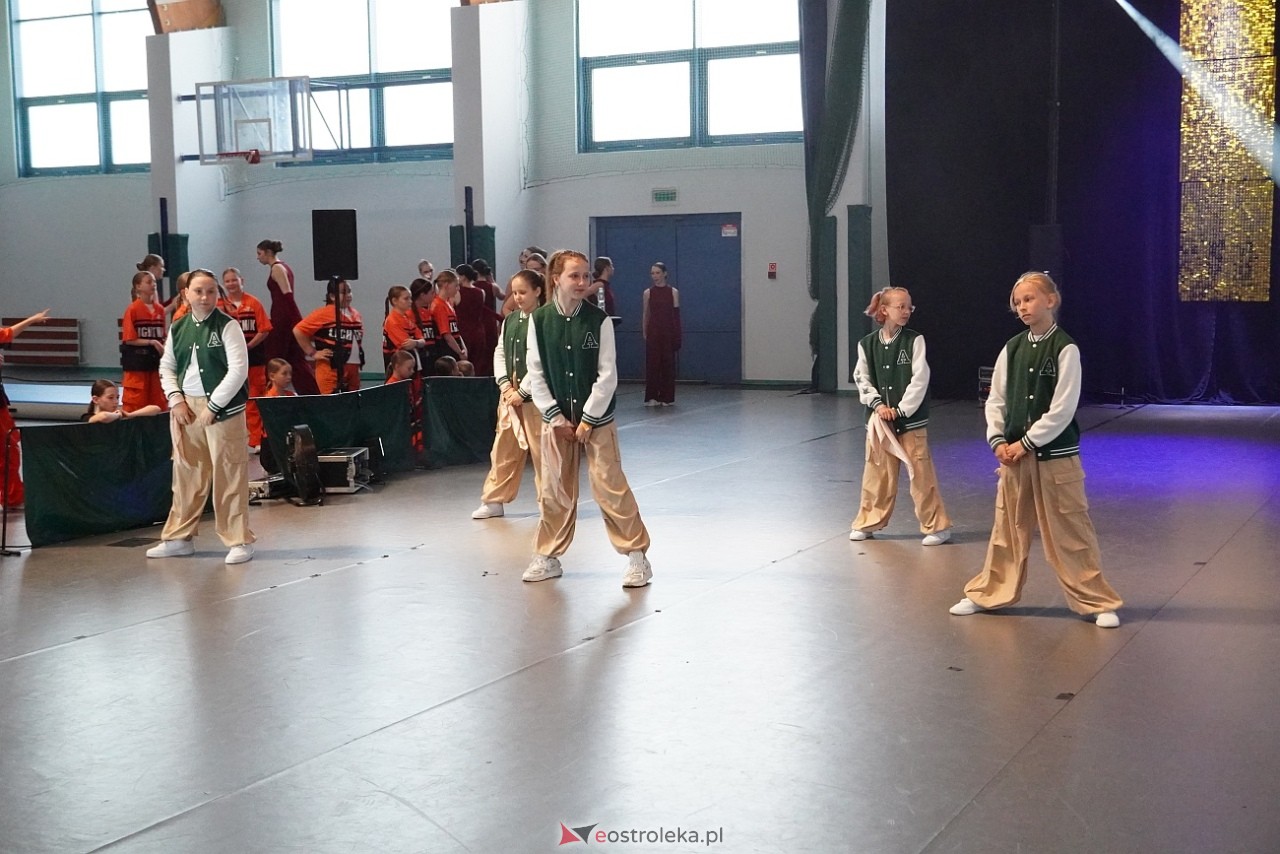 Gala Zakończenia Sezonu Tanecznego Bezwahania Dance Center [14.06.2025] - zdjęcie #153 - eOstroleka.pl