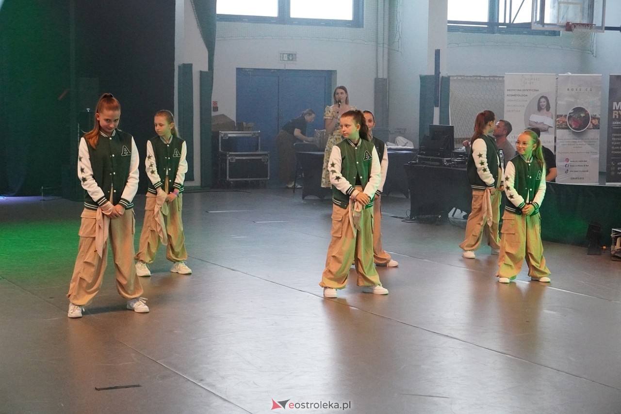 Gala Zakończenia Sezonu Tanecznego Bezwahania Dance Center [14.06.2025] - zdjęcie #152 - eOstroleka.pl