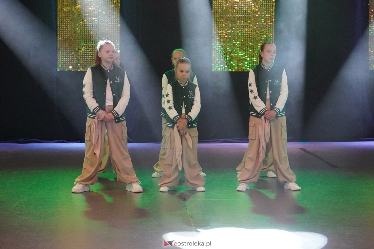 Gala Zakończenia Sezonu Tanecznego Bezwahania Dance Center [14.06.2025] - zdjęcie #151 - eOstroleka.pl