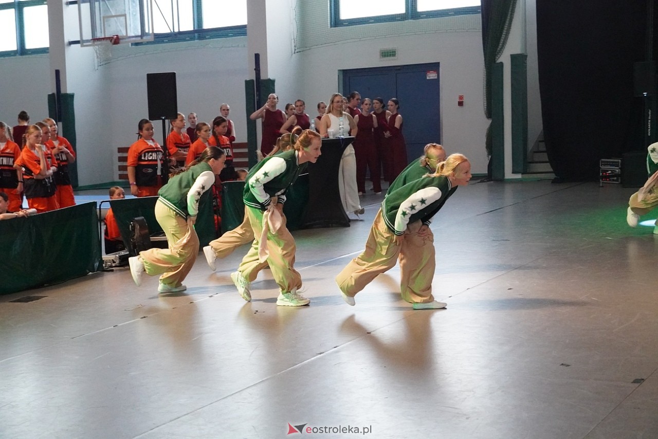 Gala Zakończenia Sezonu Tanecznego Bezwahania Dance Center [14.06.2025] - zdjęcie #150 - eOstroleka.pl