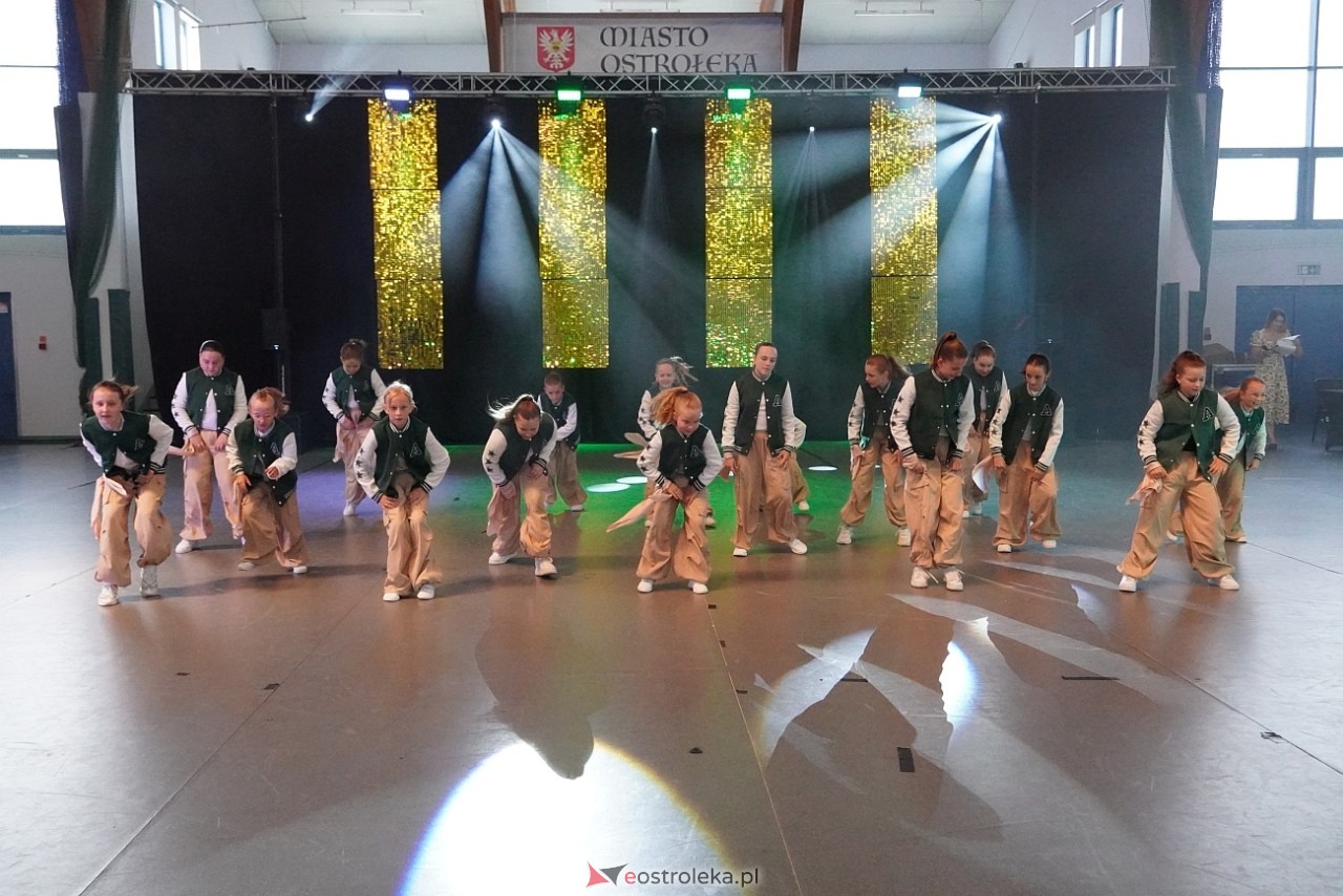 Gala Zakończenia Sezonu Tanecznego Bezwahania Dance Center [14.06.2025] - zdjęcie #149 - eOstroleka.pl