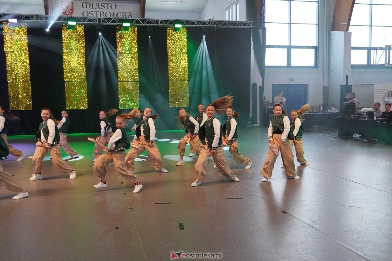 Gala Zakończenia Sezonu Tanecznego Bezwahania Dance Center [14.06.2025] - zdjęcie #146 - eOstroleka.pl
