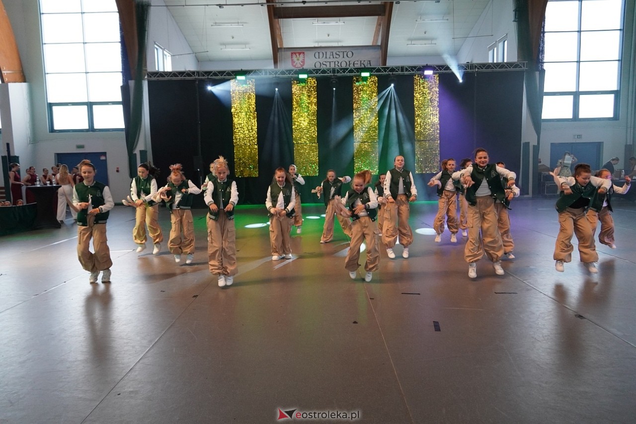 Gala Zakończenia Sezonu Tanecznego Bezwahania Dance Center [14.06.2025] - zdjęcie #144 - eOstroleka.pl