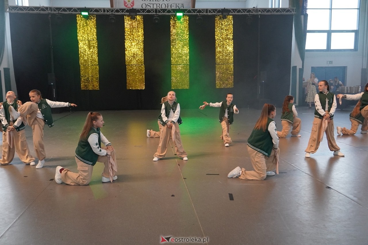Gala Zakończenia Sezonu Tanecznego Bezwahania Dance Center [14.06.2025] - zdjęcie #143 - eOstroleka.pl