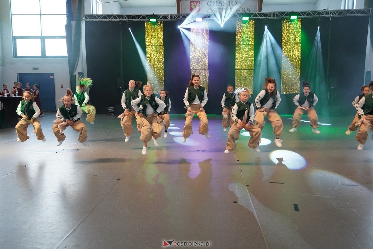 Gala Zakończenia Sezonu Tanecznego Bezwahania Dance Center [14.06.2025] - zdjęcie #140 - eOstroleka.pl