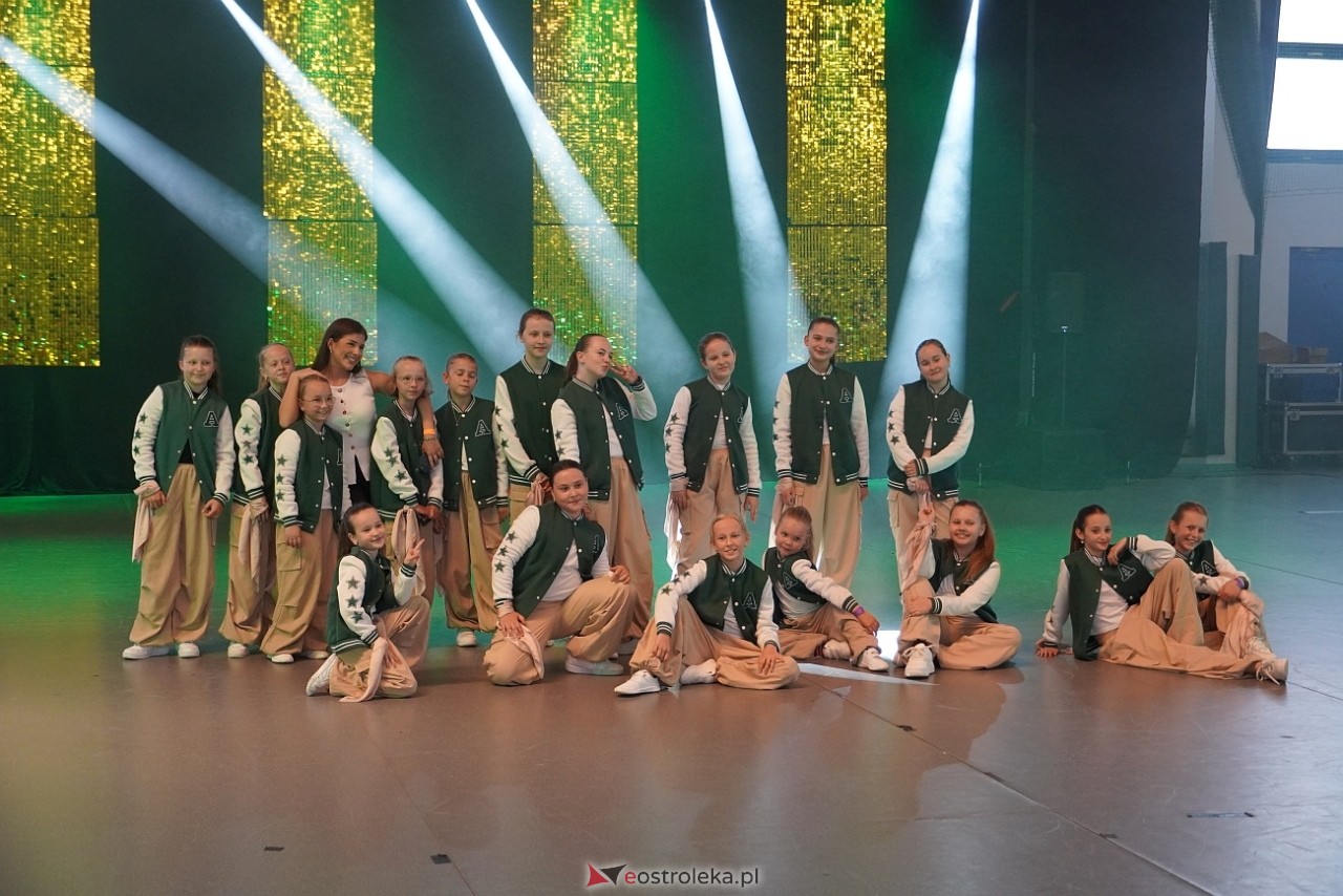 Gala Zakończenia Sezonu Tanecznego Bezwahania Dance Center [14.06.2025] - zdjęcie #138 - eOstroleka.pl