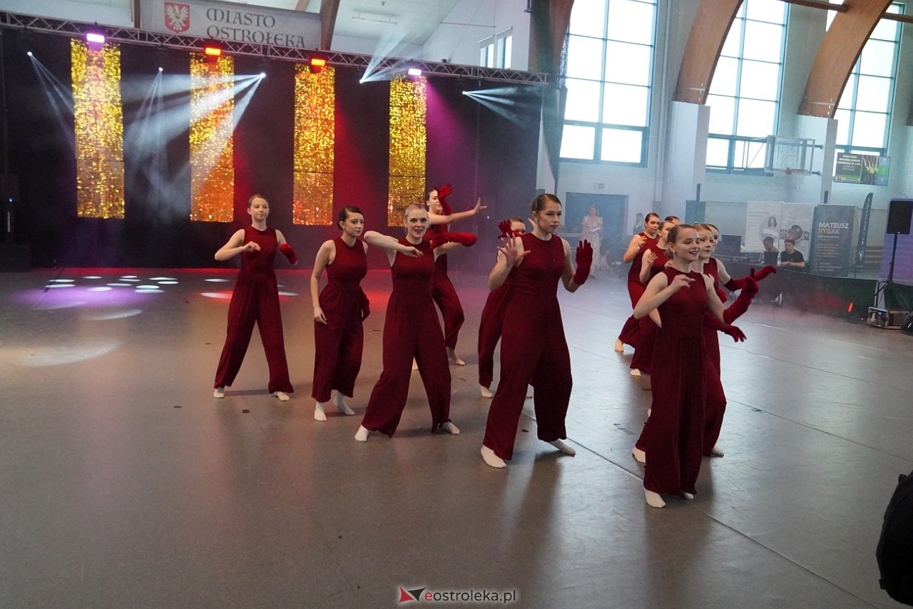 Gala Zakończenia Sezonu Tanecznego Bezwahania Dance Center [14.06.2025] - zdjęcie #131 - eOstroleka.pl