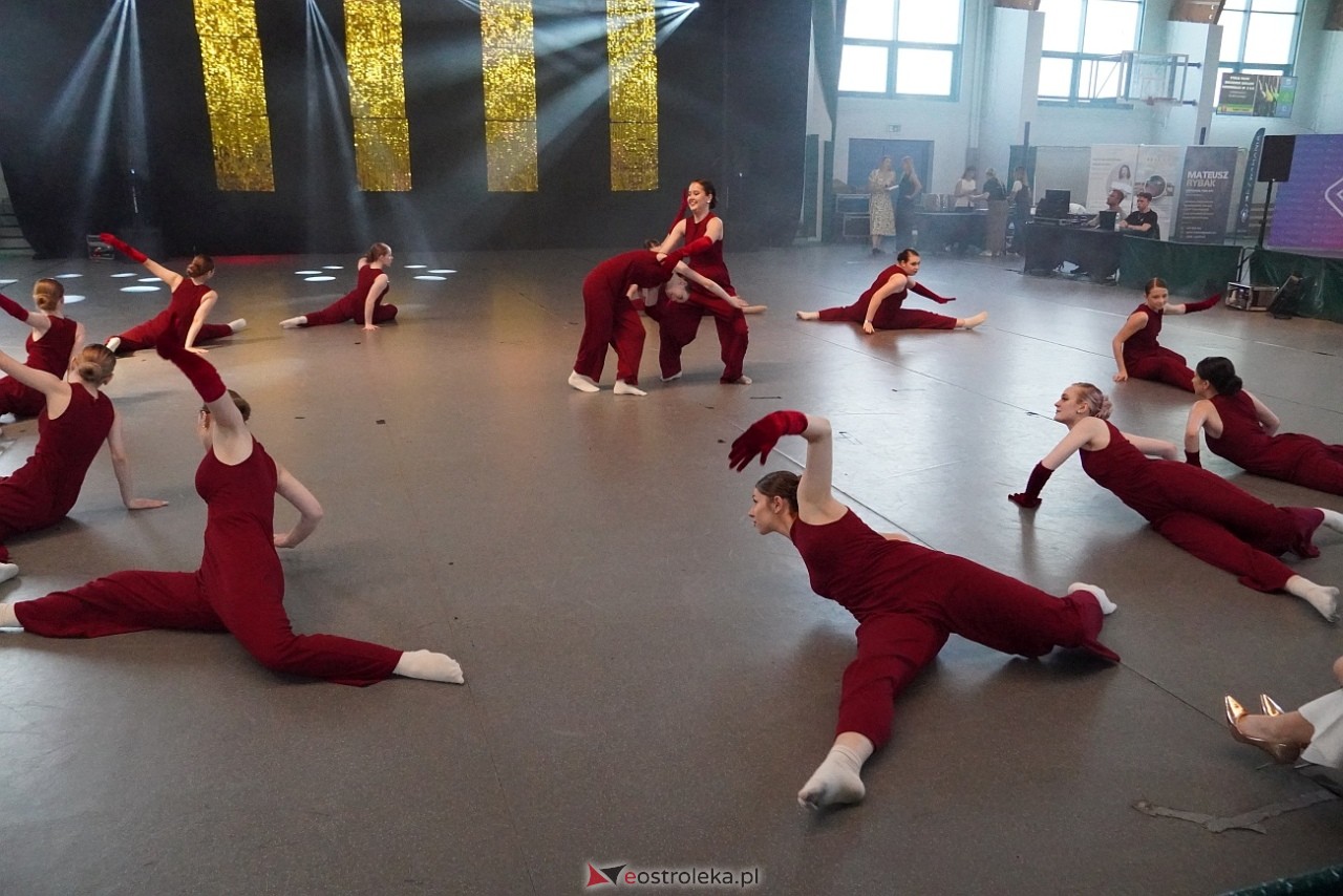Gala Zakończenia Sezonu Tanecznego Bezwahania Dance Center [14.06.2025] - zdjęcie #121 - eOstroleka.pl