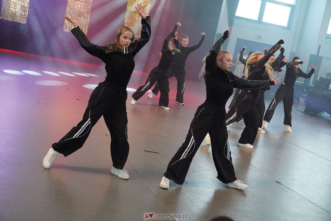 Gala Zakończenia Sezonu Tanecznego Bezwahania Dance Center [14.06.2025] - zdjęcie #106 - eOstroleka.pl