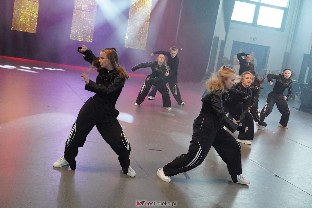 Gala Zakończenia Sezonu Tanecznego Bezwahania Dance Center [14.06.2025] - zdjęcie #104 - eOstroleka.pl