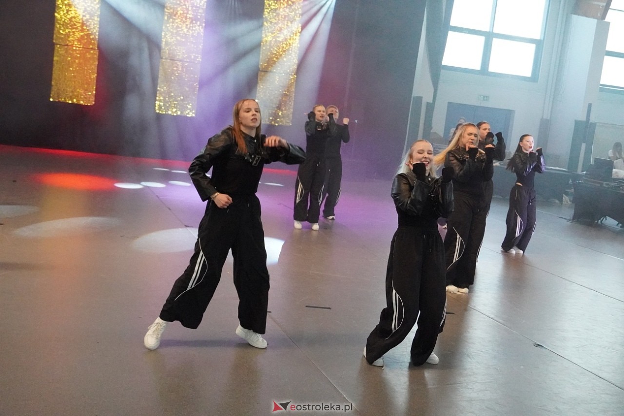 Gala Zakończenia Sezonu Tanecznego Bezwahania Dance Center [14.06.2025] - zdjęcie #102 - eOstroleka.pl