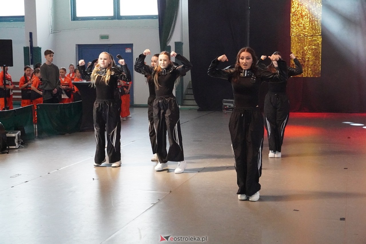 Gala Zakończenia Sezonu Tanecznego Bezwahania Dance Center [14.06.2025] - zdjęcie #100 - eOstroleka.pl