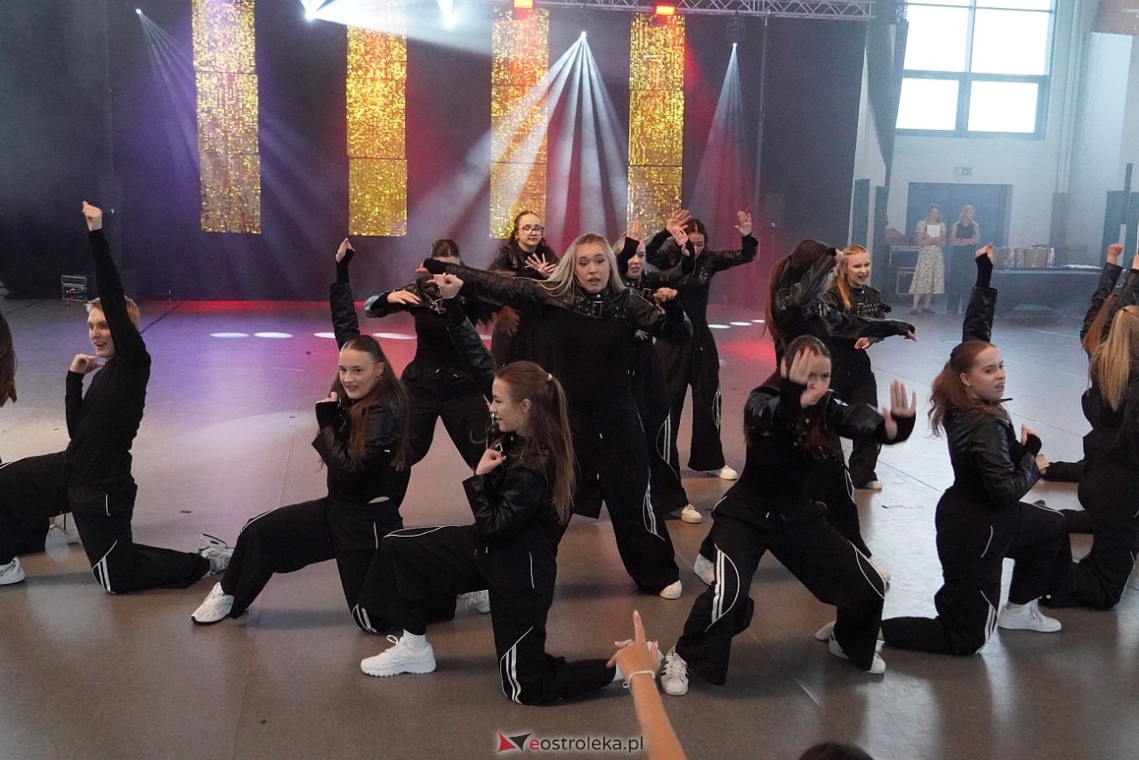 Gala Zakończenia Sezonu Tanecznego Bezwahania Dance Center [14.06.2025] - zdjęcie #90 - eOstroleka.pl