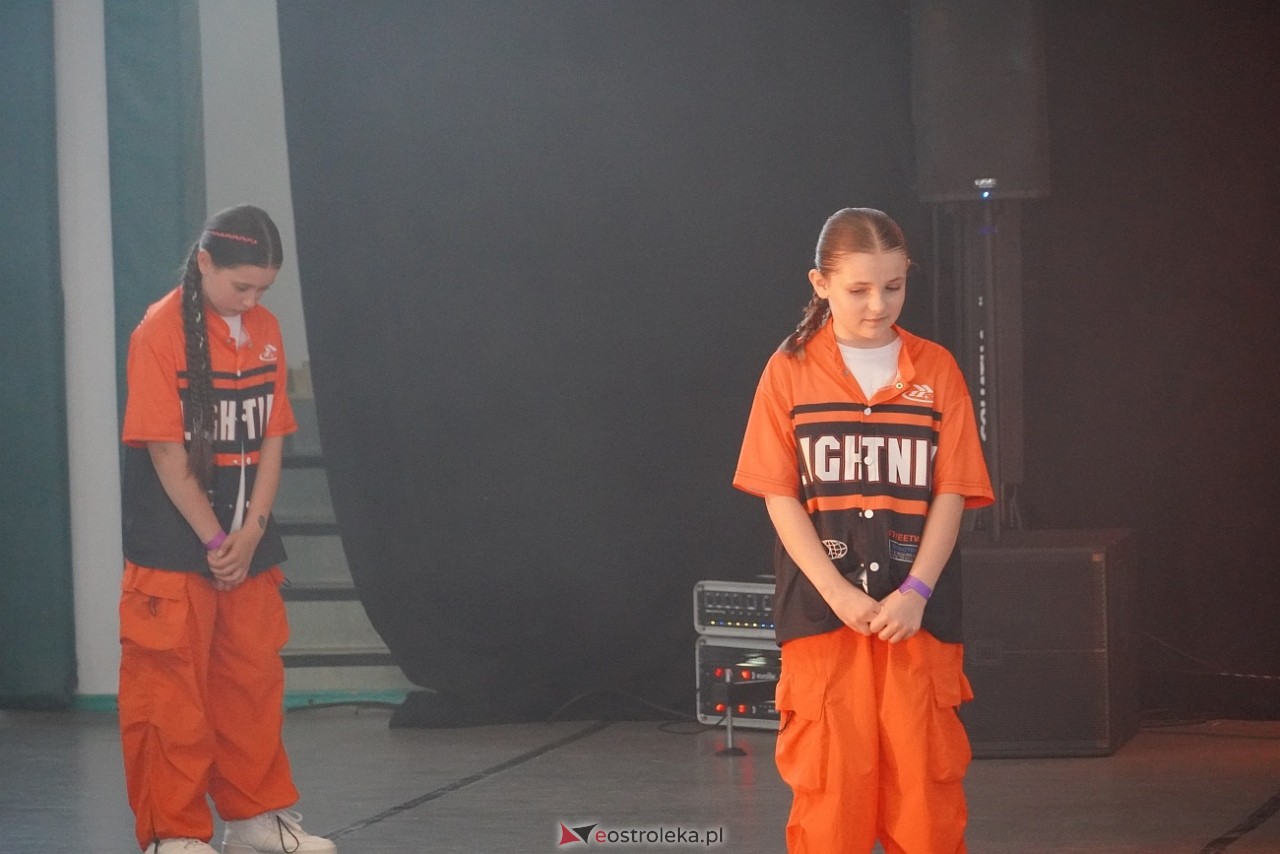 Gala Zakończenia Sezonu Tanecznego Bezwahania Dance Center [14.06.2025] - zdjęcie #76 - eOstroleka.pl