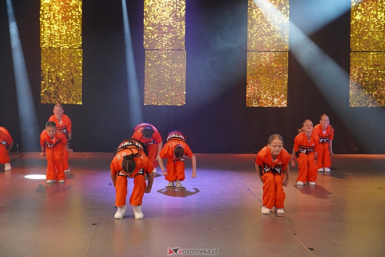 Gala Zakończenia Sezonu Tanecznego Bezwahania Dance Center [14.06.2025] - zdjęcie #72 - eOstroleka.pl