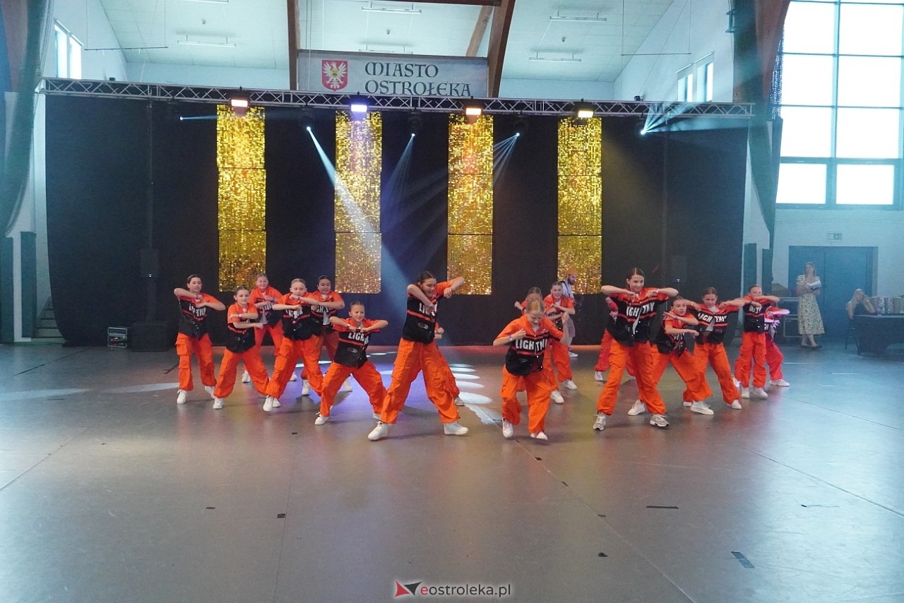 Gala Zakończenia Sezonu Tanecznego Bezwahania Dance Center [14.06.2025] - zdjęcie #60 - eOstroleka.pl