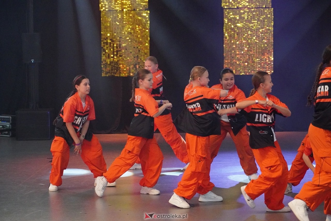 Gala Zakończenia Sezonu Tanecznego Bezwahania Dance Center [14.06.2025] - zdjęcie #56 - eOstroleka.pl