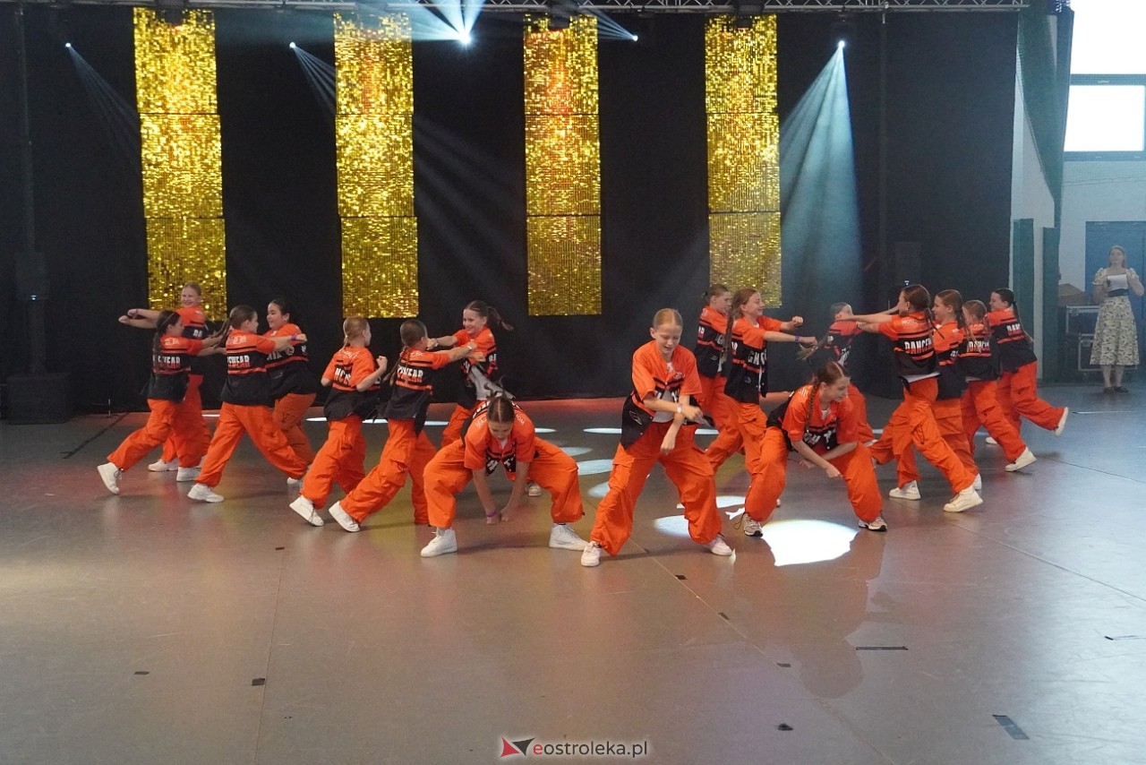 Gala Zakończenia Sezonu Tanecznego Bezwahania Dance Center [14.06.2025] - zdjęcie #52 - eOstroleka.pl