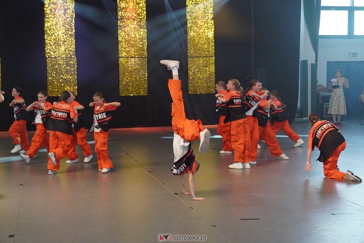 Gala Zakończenia Sezonu Tanecznego Bezwahania Dance Center [14.06.2025] - zdjęcie #50 - eOstroleka.pl