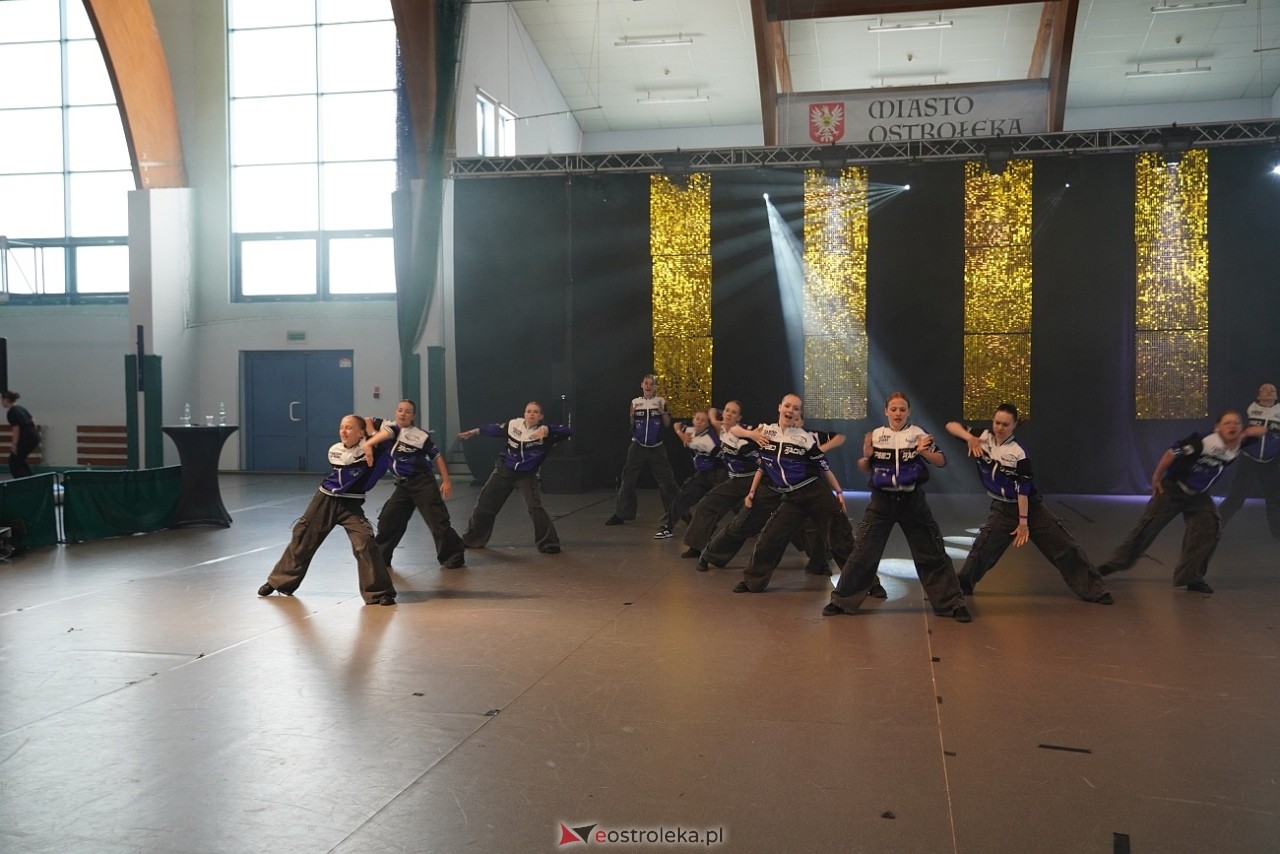 Gala Zakończenia Sezonu Tanecznego Bezwahania Dance Center [14.06.2025] - zdjęcie #107 - eOstroleka.pl