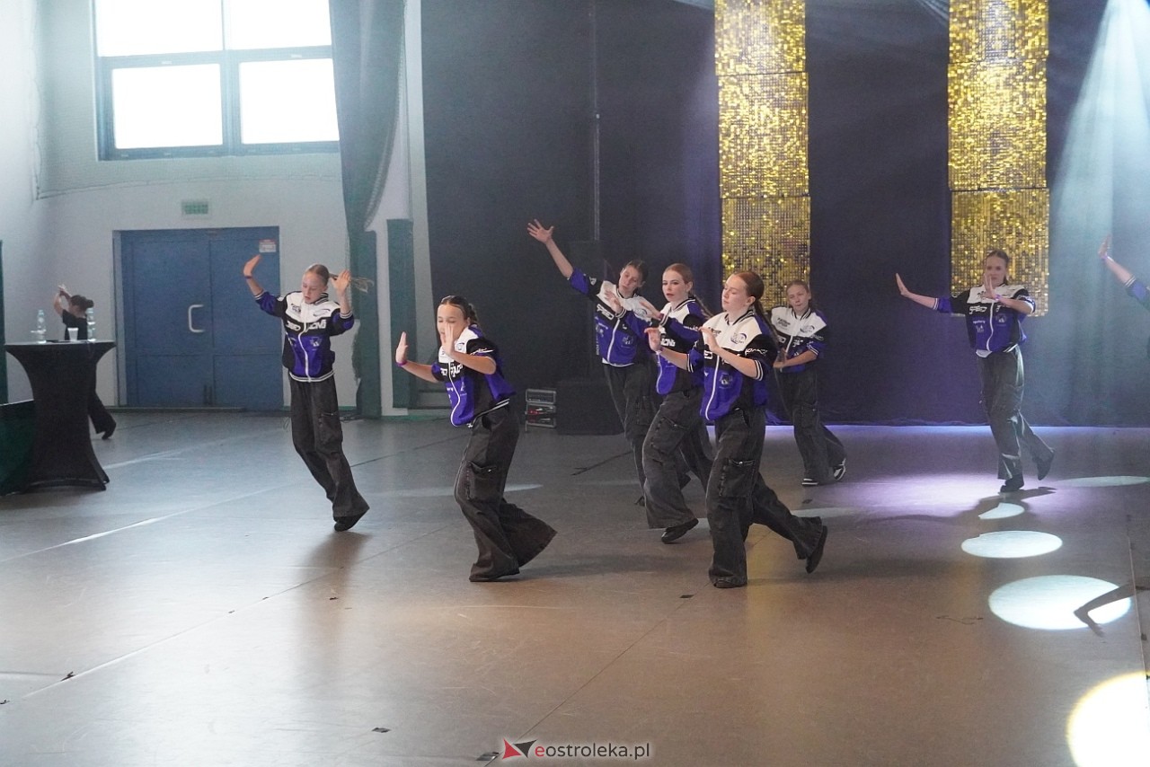 Gala Zakończenia Sezonu Tanecznego Bezwahania Dance Center [14.06.2025] - zdjęcie #105 - eOstroleka.pl