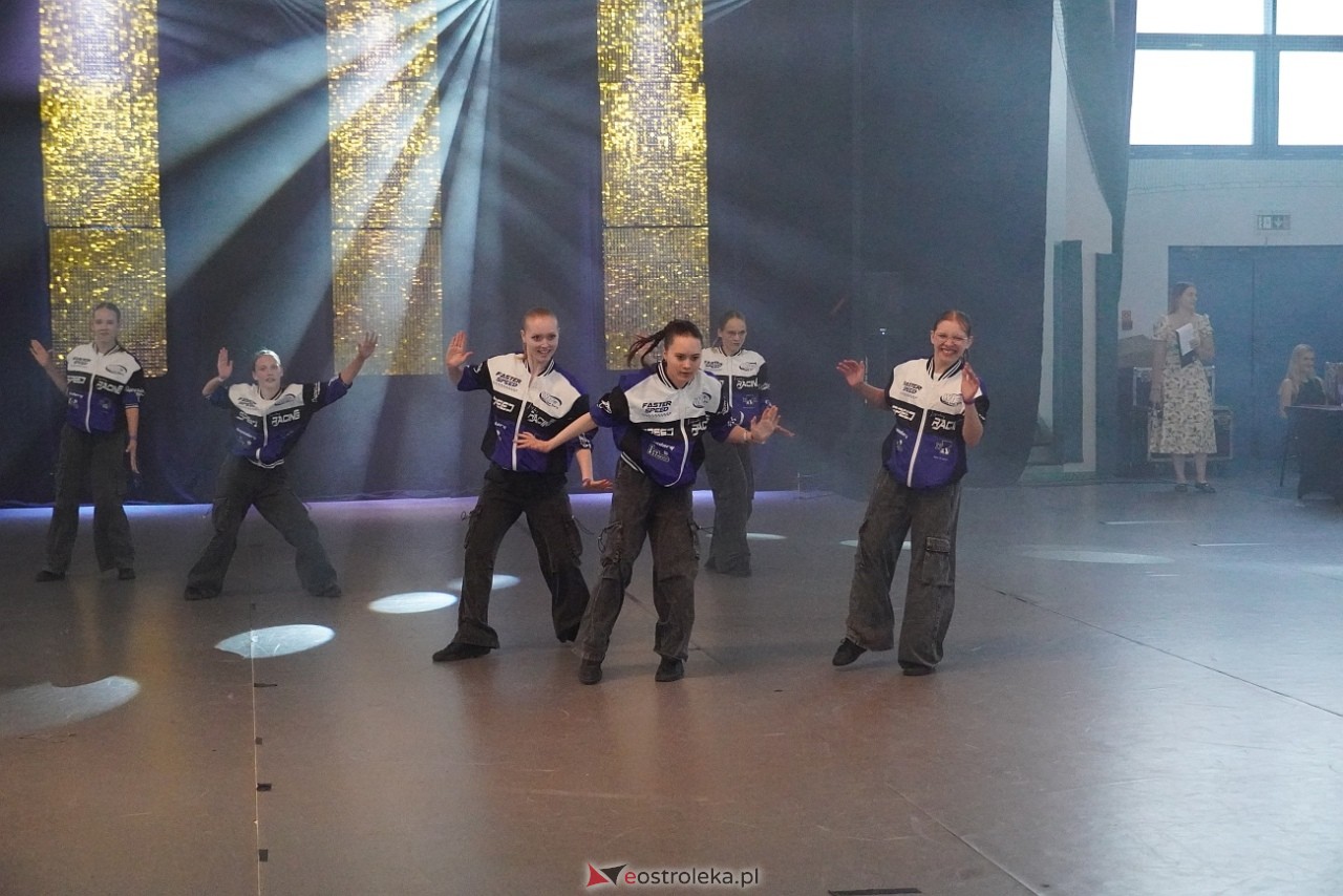 Gala Zakończenia Sezonu Tanecznego Bezwahania Dance Center [14.06.2025] - zdjęcie #103 - eOstroleka.pl