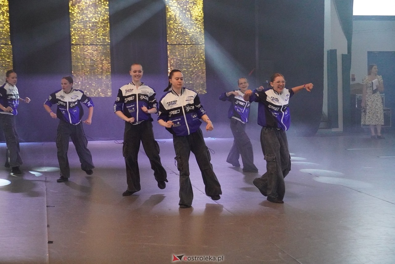 Gala Zakończenia Sezonu Tanecznego Bezwahania Dance Center [14.06.2025] - zdjęcie #101 - eOstroleka.pl