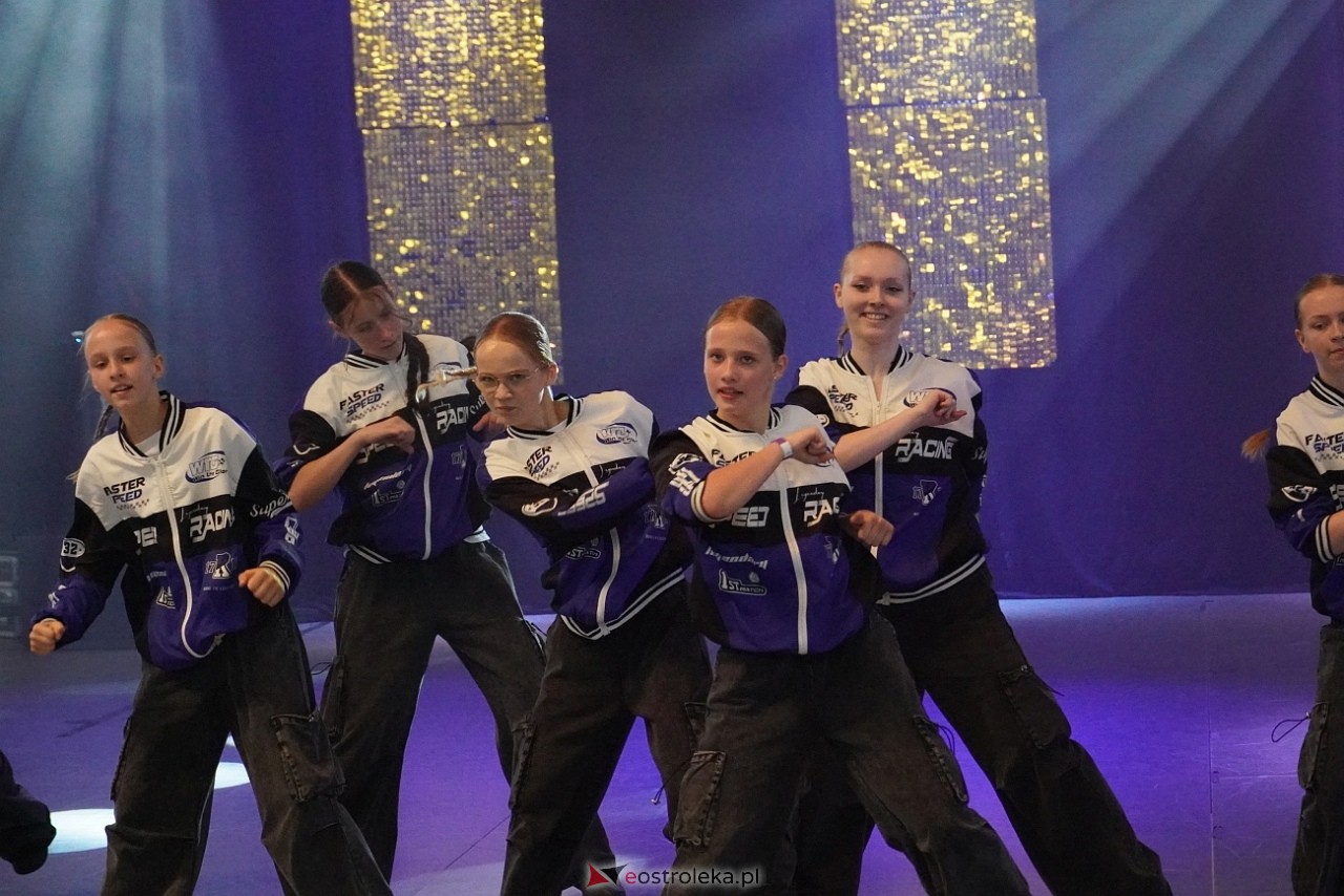 Gala Zakończenia Sezonu Tanecznego Bezwahania Dance Center [14.06.2025] - zdjęcie #87 - eOstroleka.pl