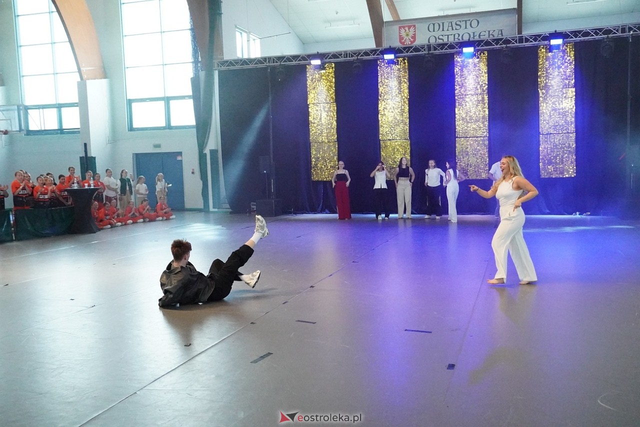 Gala Zakończenia Sezonu Tanecznego Bezwahania Dance Center [14.06.2025] - zdjęcie #69 - eOstroleka.pl