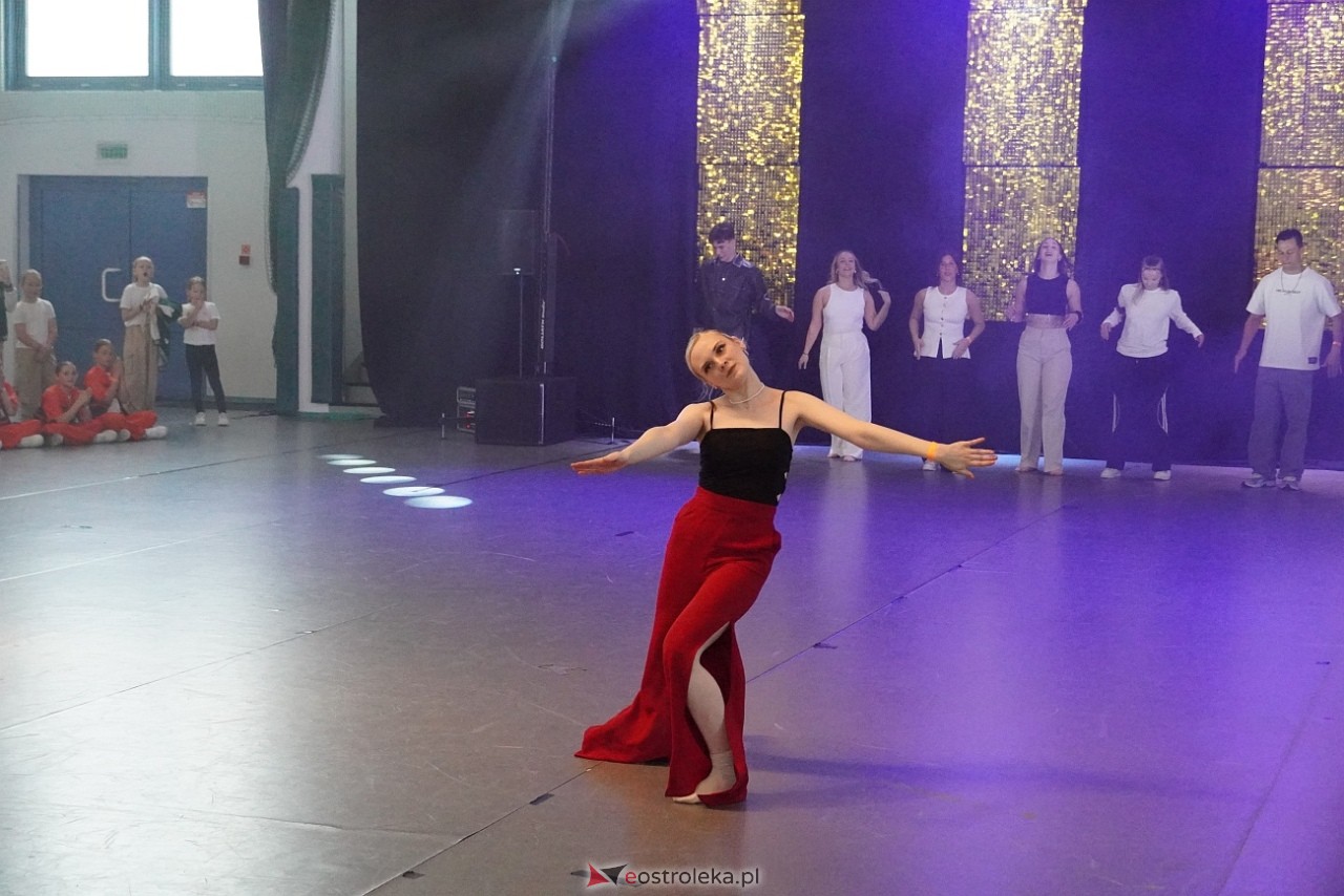 Gala Zakończenia Sezonu Tanecznego Bezwahania Dance Center [14.06.2025] - zdjęcie #65 - eOstroleka.pl