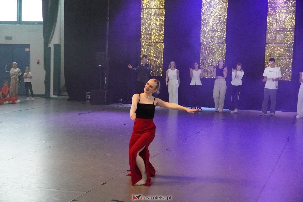 Gala Zakończenia Sezonu Tanecznego Bezwahania Dance Center [14.06.2025] - zdjęcie #63 - eOstroleka.pl