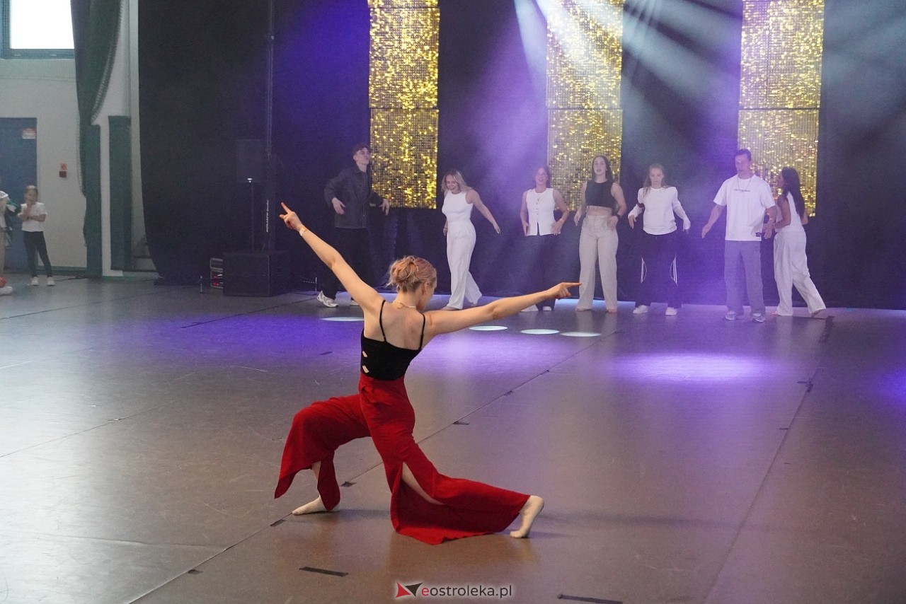 Gala Zakończenia Sezonu Tanecznego Bezwahania Dance Center [14.06.2025] - zdjęcie #57 - eOstroleka.pl