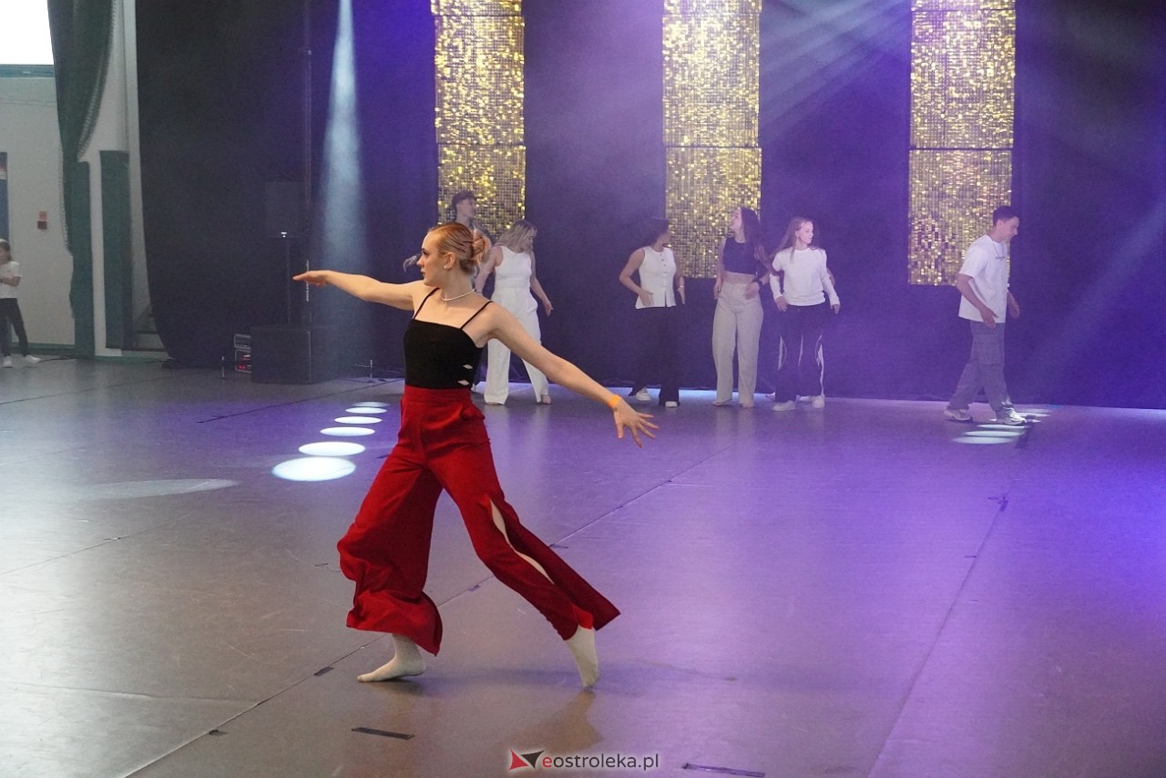 Gala Zakończenia Sezonu Tanecznego Bezwahania Dance Center [14.06.2025] - zdjęcie #55 - eOstroleka.pl