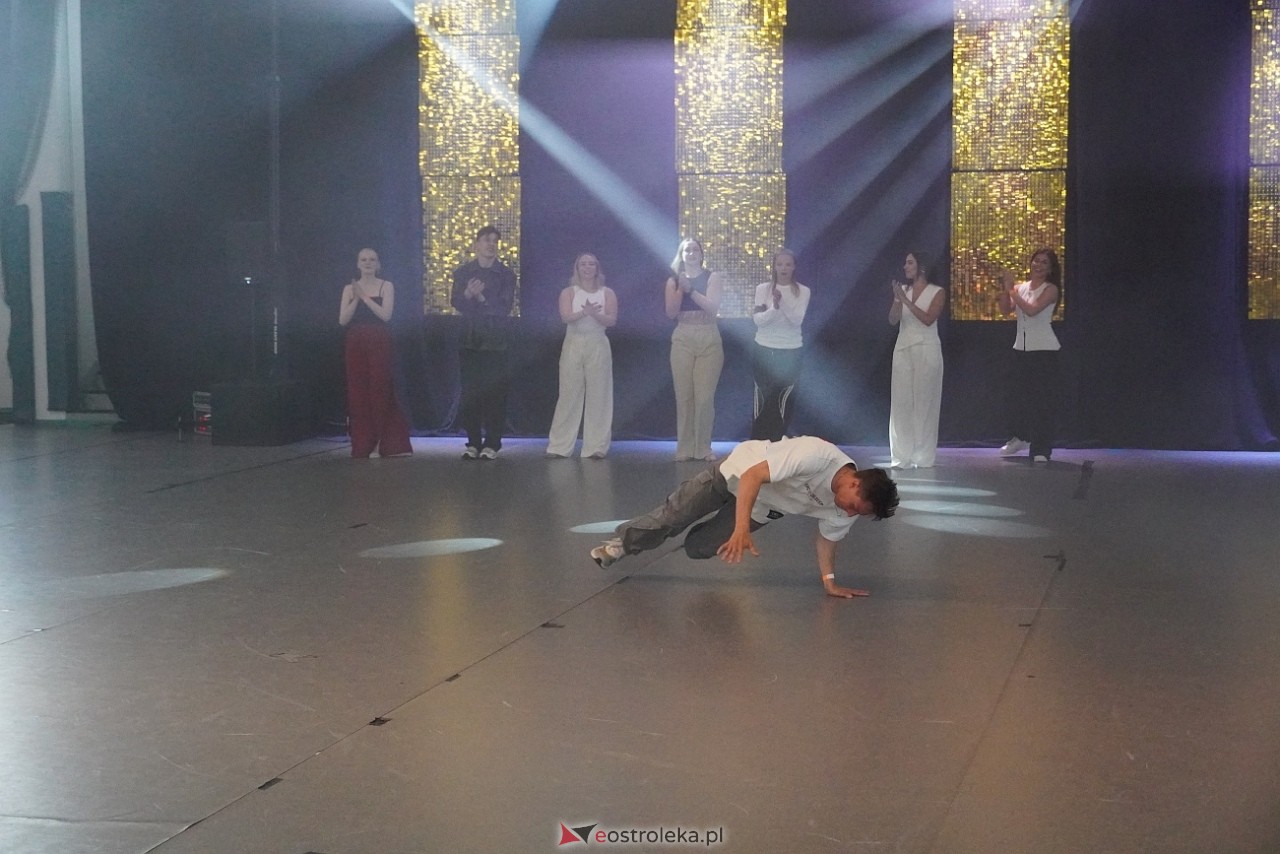 Gala Zakończenia Sezonu Tanecznego Bezwahania Dance Center [14.06.2025] - zdjęcie #37 - eOstroleka.pl