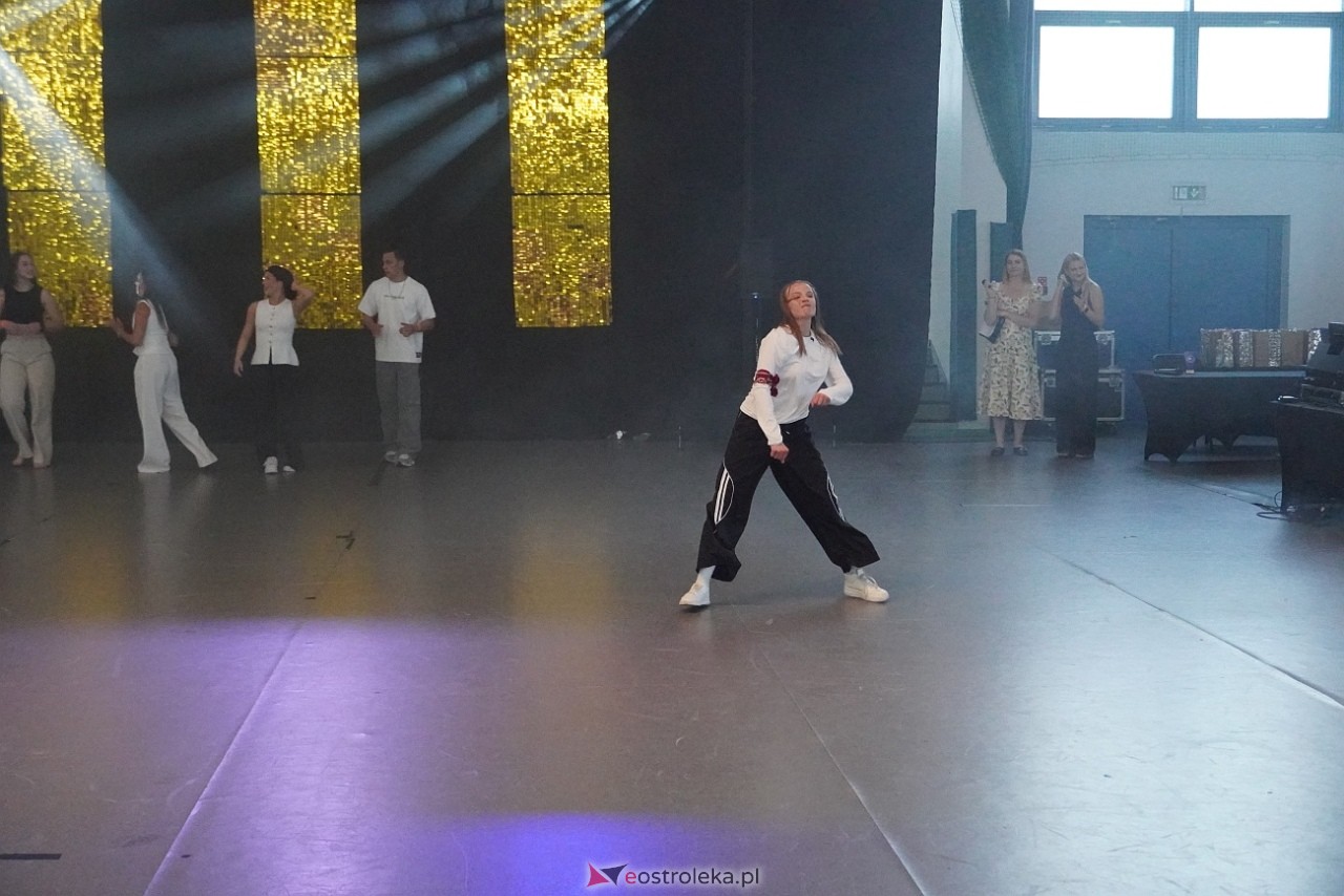 Gala Zakończenia Sezonu Tanecznego Bezwahania Dance Center [14.06.2025] - zdjęcie #27 - eOstroleka.pl