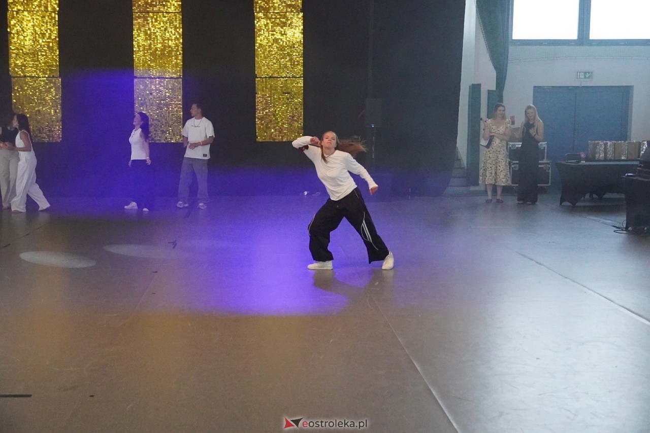 Gala Zakończenia Sezonu Tanecznego Bezwahania Dance Center [14.06.2025] - zdjęcie #26 - eOstroleka.pl