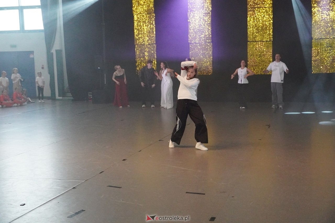 Gala Zakończenia Sezonu Tanecznego Bezwahania Dance Center [14.06.2025] - zdjęcie #24 - eOstroleka.pl